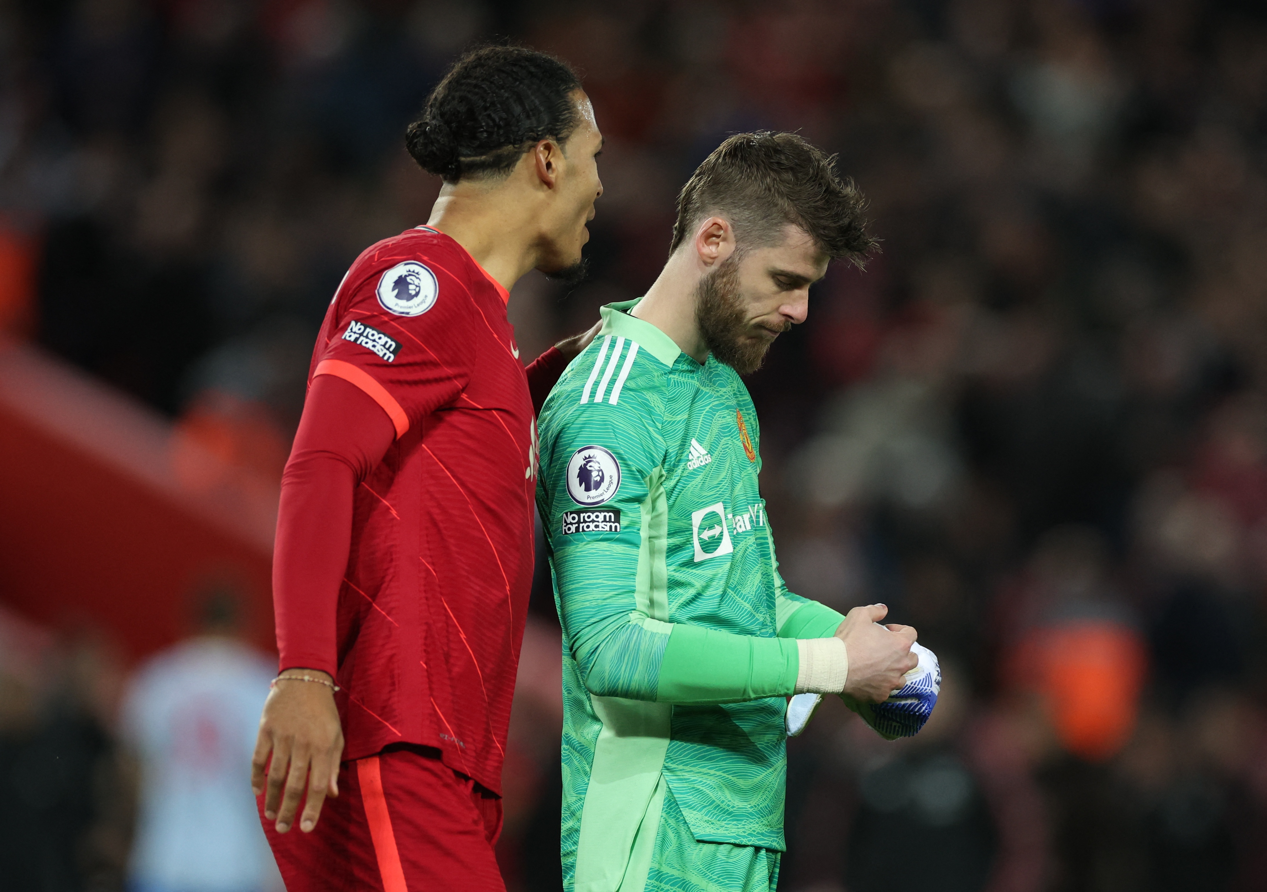 Man United khong xung lam doi thu cua Liverpool mua nay hinh anh