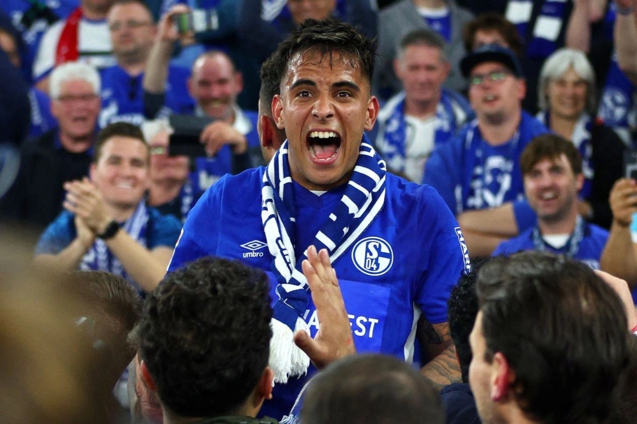 Schalke 04 tro lai Bundesliga hinh anh