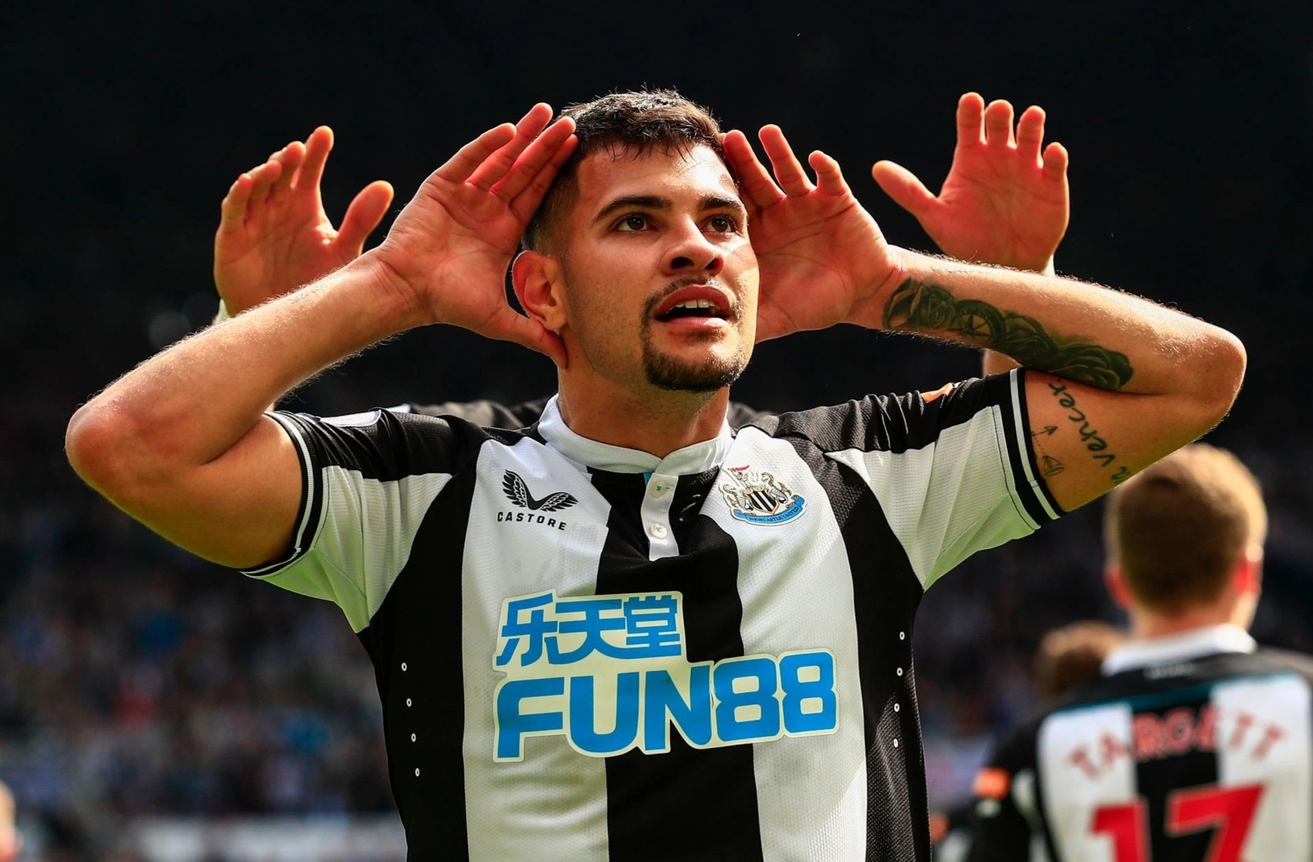 Newcastle tru hang than ky nho tien hinh anh