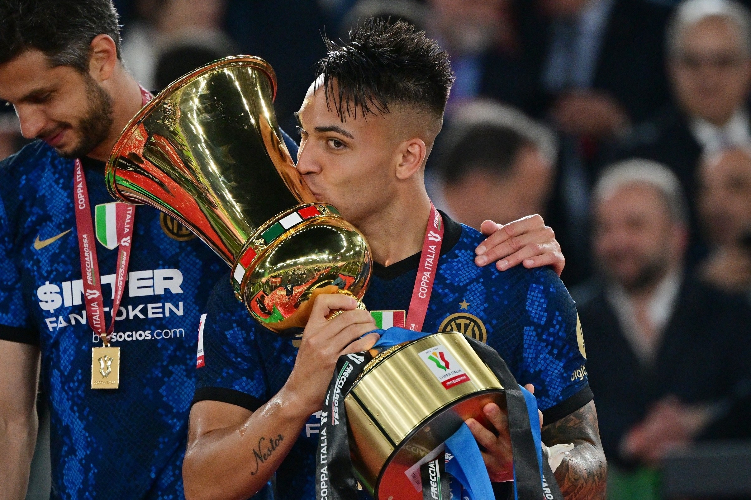 Inter vo dich Coppa Italy sau man nguoc dong truoc Juventus hinh anh