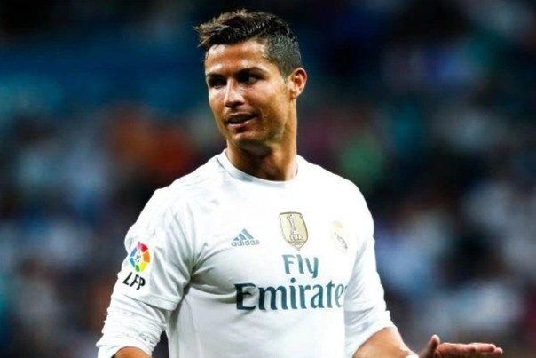 Doi thu cu ke lai ky niem dep voi Ronaldo hinh anh