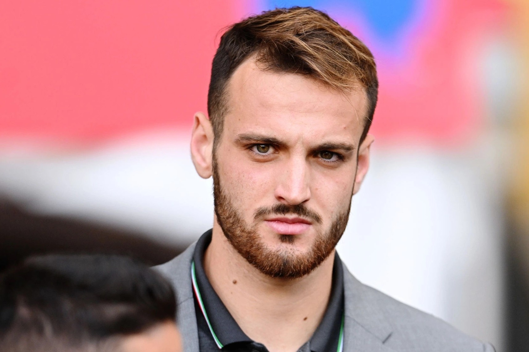 Hau ve Italy tung lam phu ho truoc khi vo hieu hoa Harry Kane hinh anh