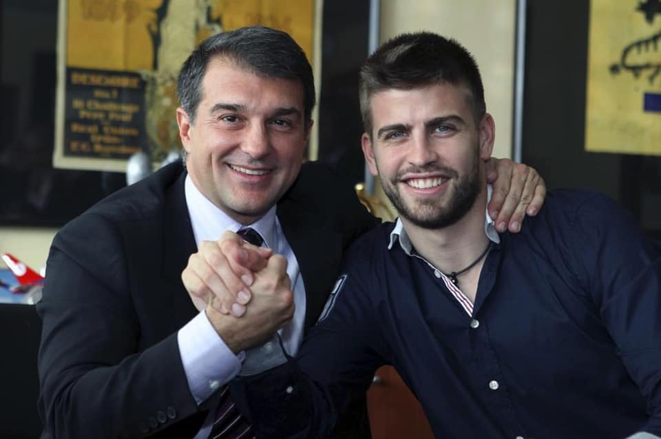 Chu tich Barca: 'Dung nghe nhung thong tin boi nho Pique' hinh anh