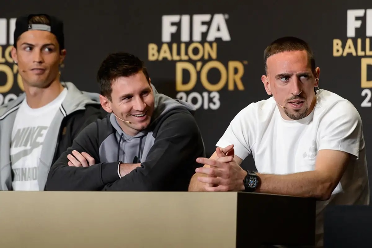 Ribery van cay cu vi thua Ronaldo o giai Qua bong vang 2013 hinh anh