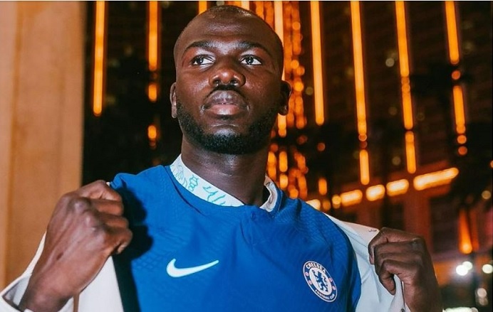 Benitez canh bao Chelsea ve Koulibaly hinh anh