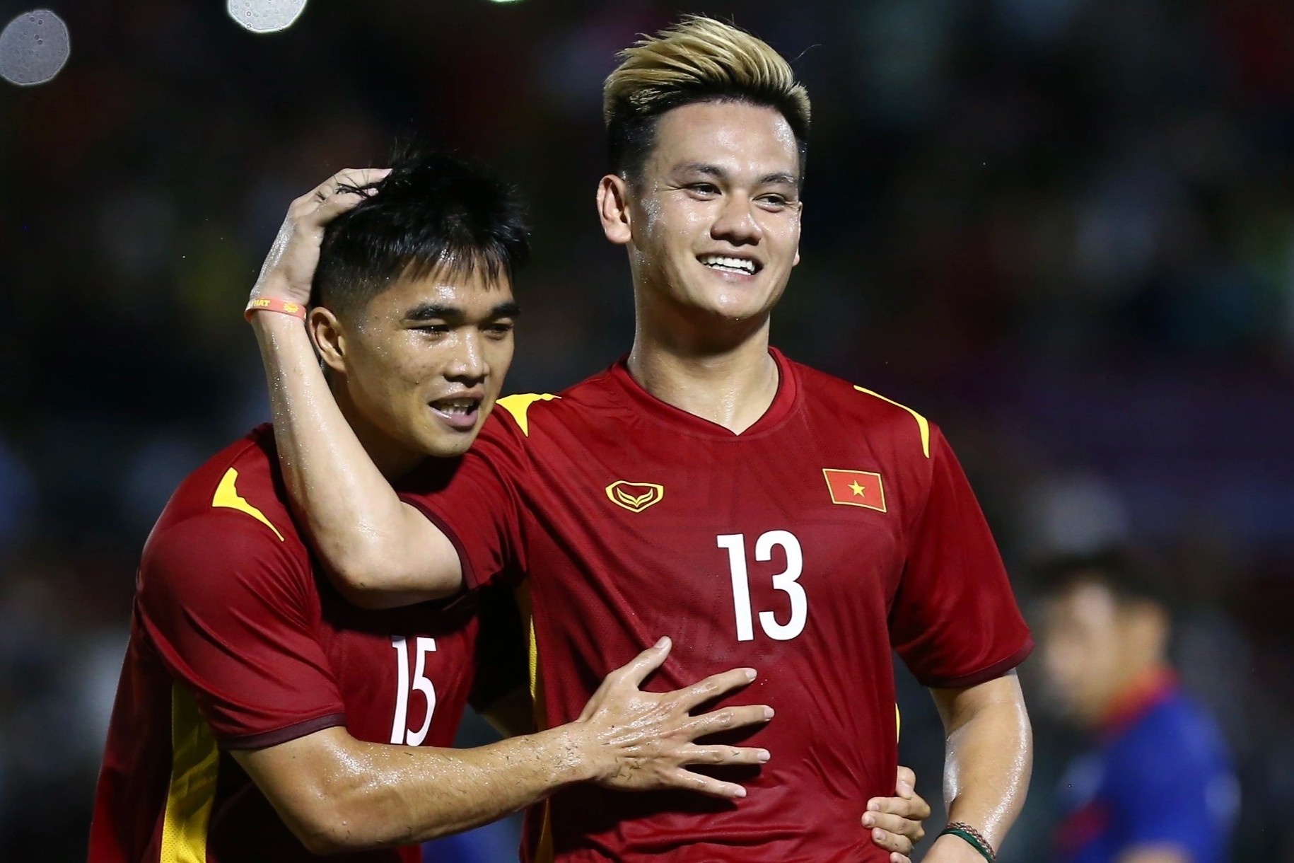 Doi canh cua tuyen Viet Nam hinh anh