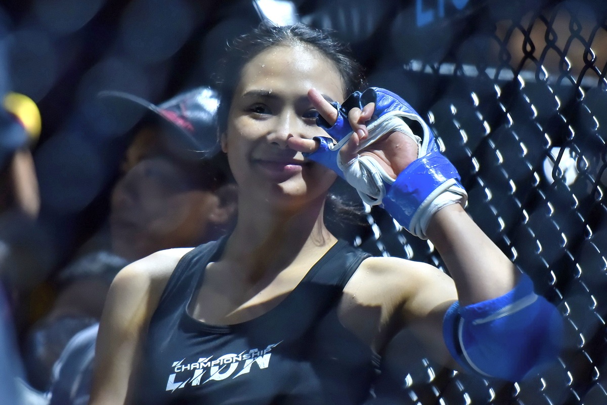 Nguoi dep MMA Viet Nam: 'Toi bat ngo khi ha doi thu sau 90 giay' hinh anh