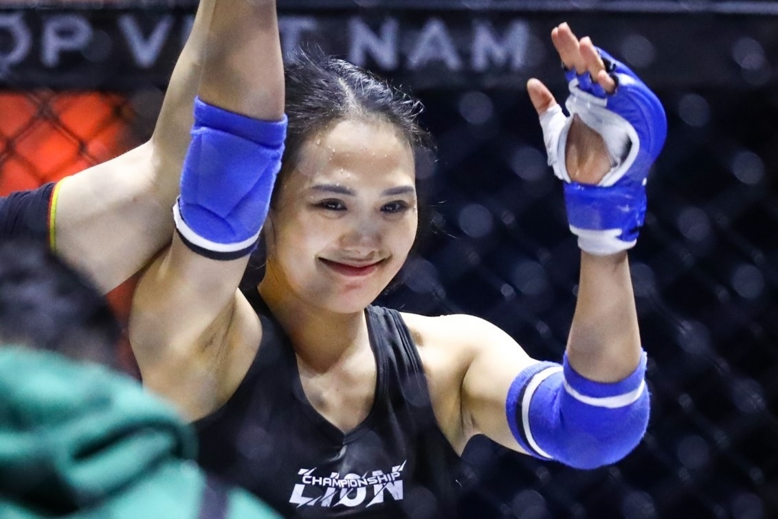 Nguoi dep MMA Viet Nam rut khoi chung ket Lion Championship hinh anh
