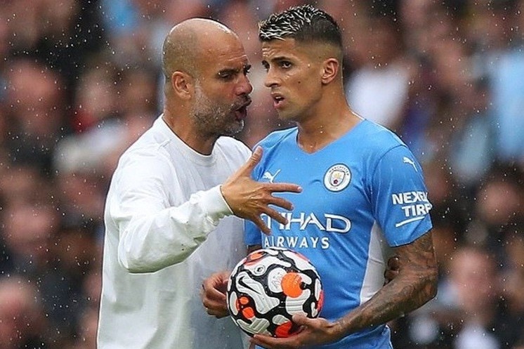 Ven man cuoc chia tay chan dong giua Man City va Cancelo hinh anh