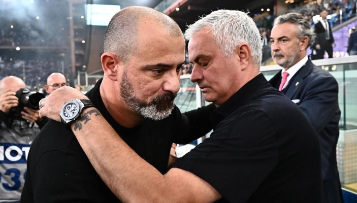 Mourinho bao ve HLV doi thu hinh anh