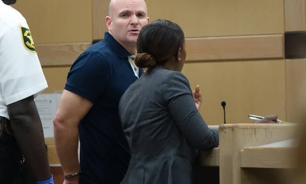 Ngoi tu 6 thang vi khong dua mat khau iPhone cho canh sat hinh anh