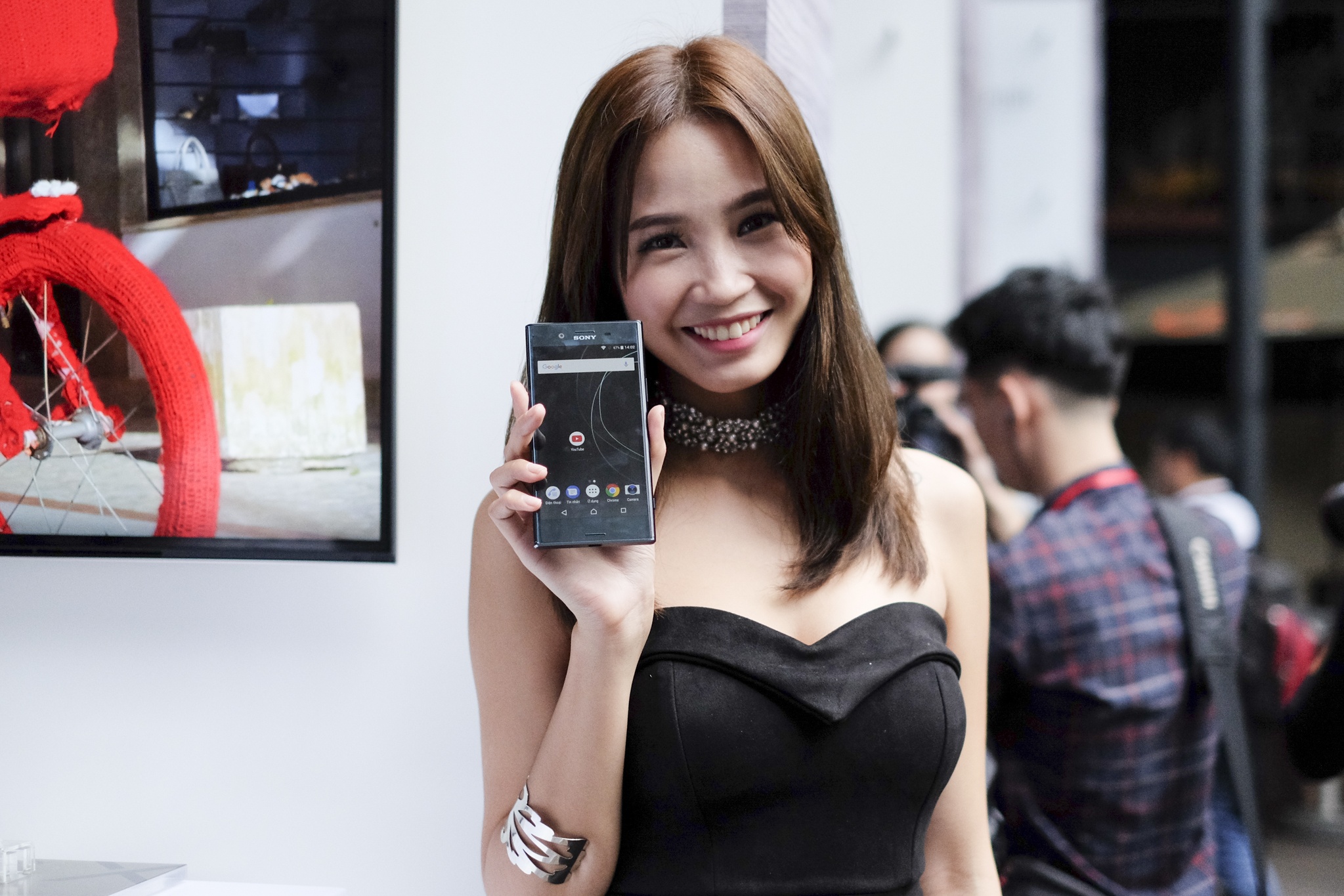 Sony Xperia XZ Premium,  4K HDR anh 1