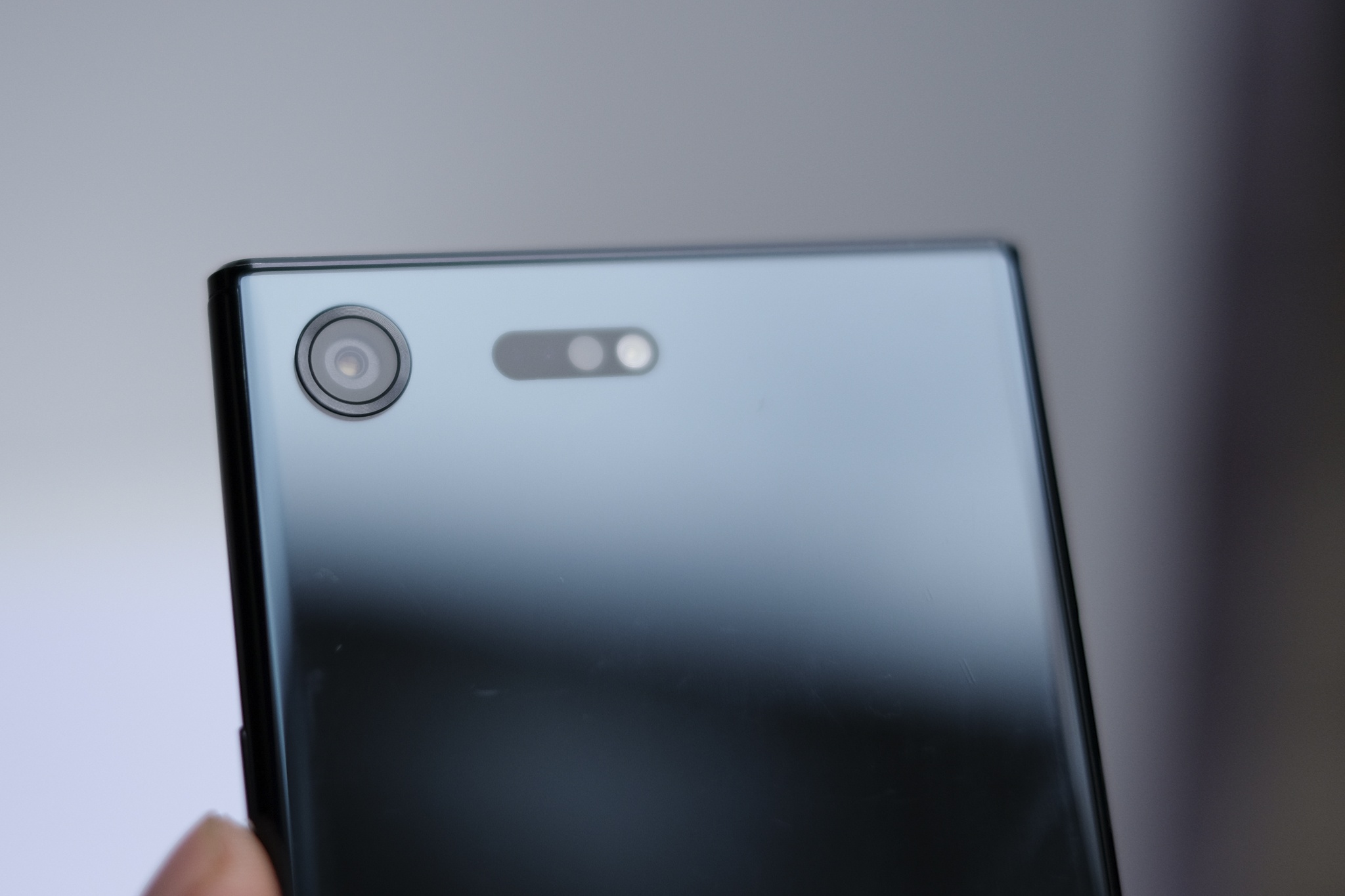 Sony Xperia XZ Premium,  4K HDR anh 7