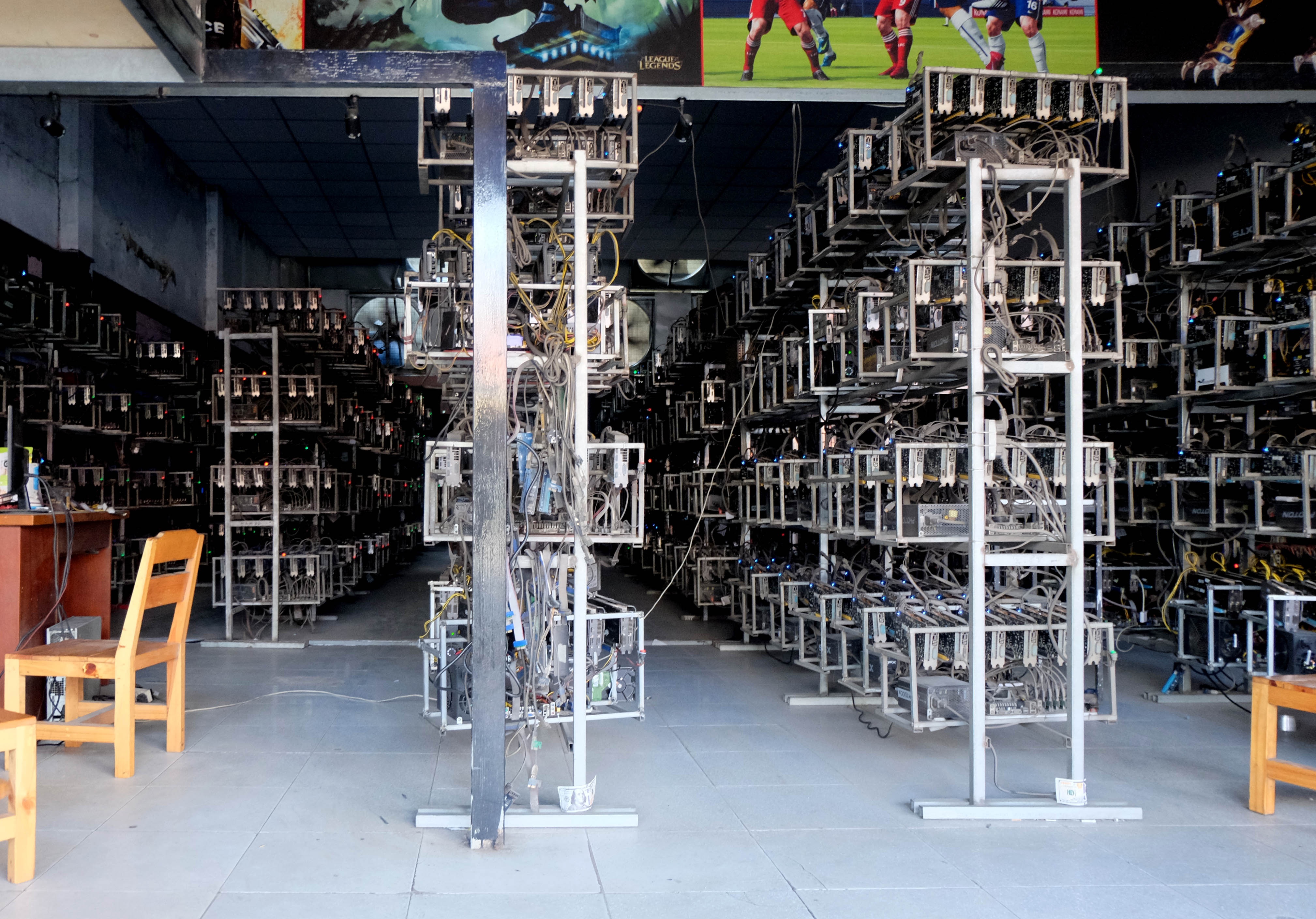 'Chan trau thue' de dao Bitcoin gia 1,7 trieu/thang o Sai Gon hinh anh