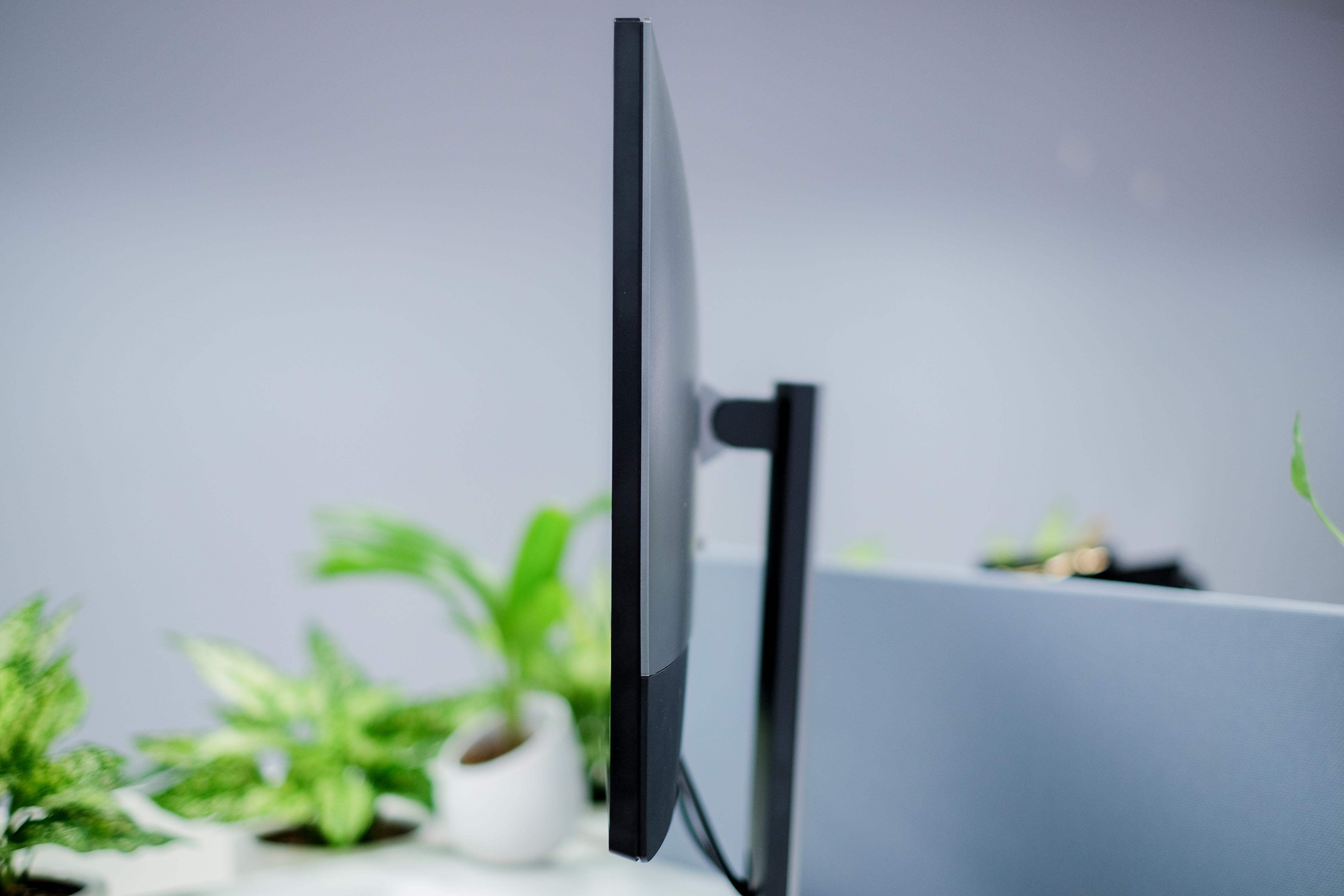 Màn hình DEll 4K HDR UltraSharp ảnh 7 Man hinh DEll 4K HDR UltraSharp anh 7