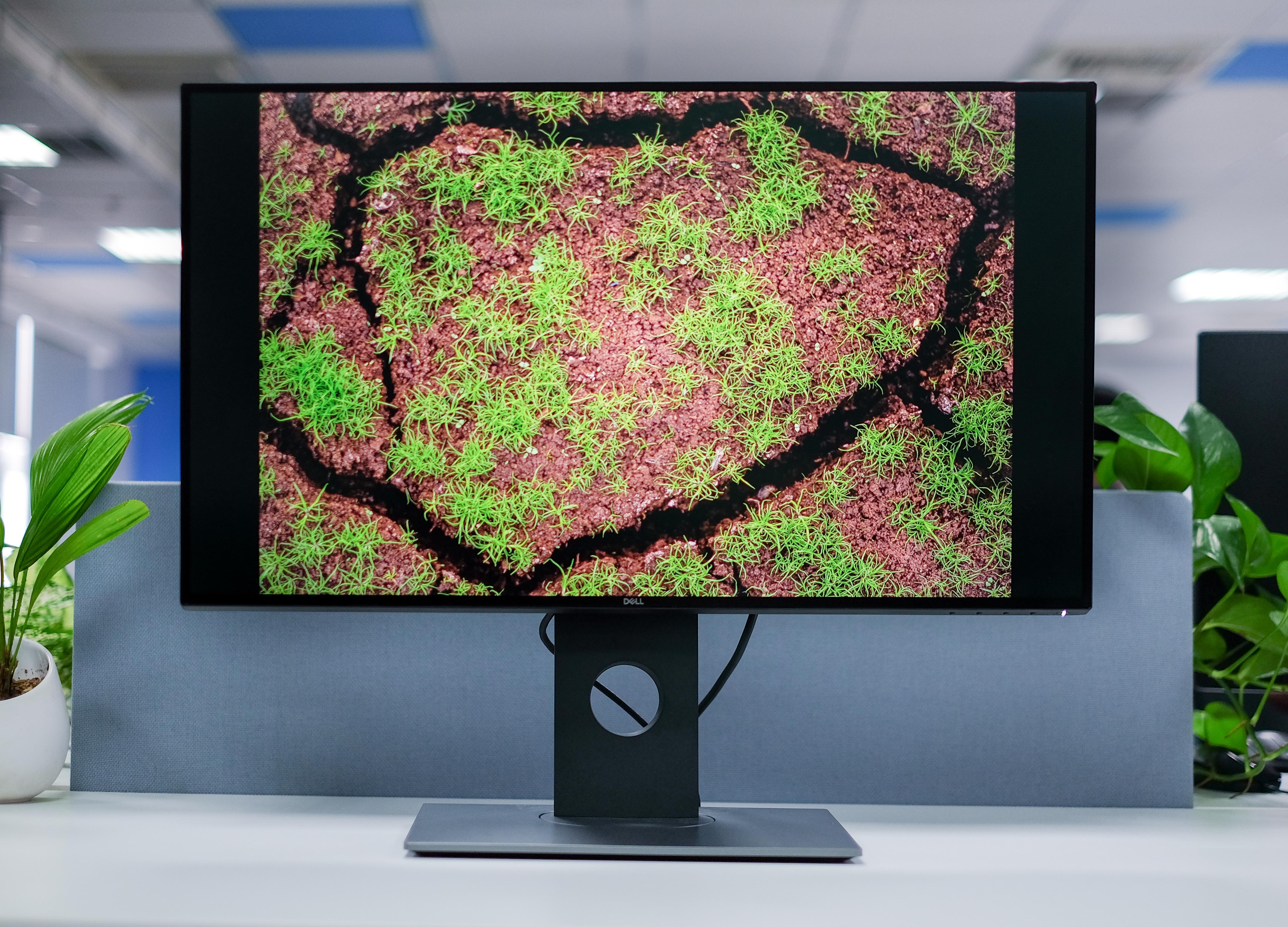 Màn hình DEll 4K HDR UltraSharp ảnh 2 Man hinh DEll 4K HDR UltraSharp anh 2