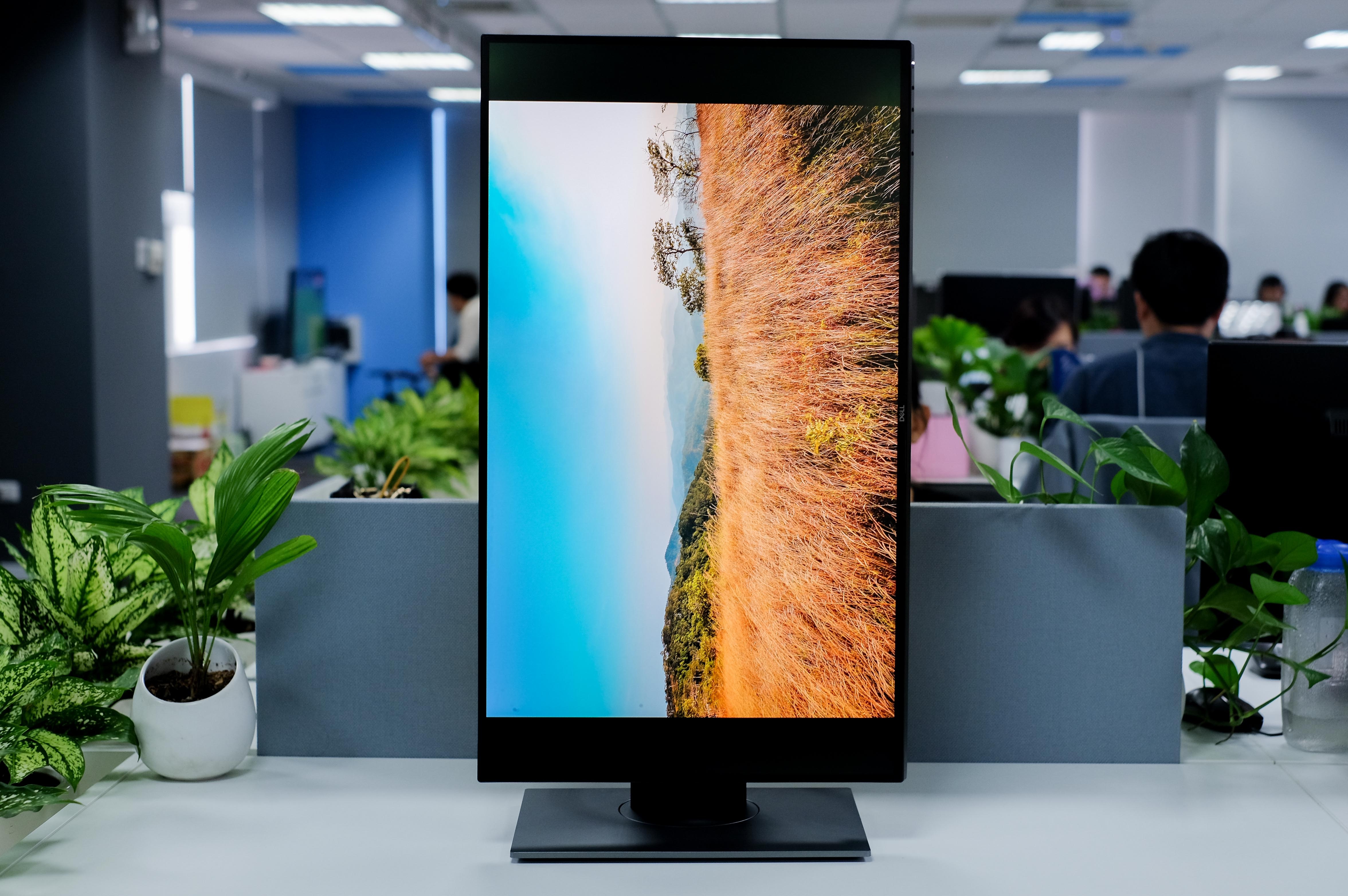 Màn hình DEll 4K HDR UltraSharp ảnh 11 Man hinh DEll 4K HDR UltraSharp anh 11