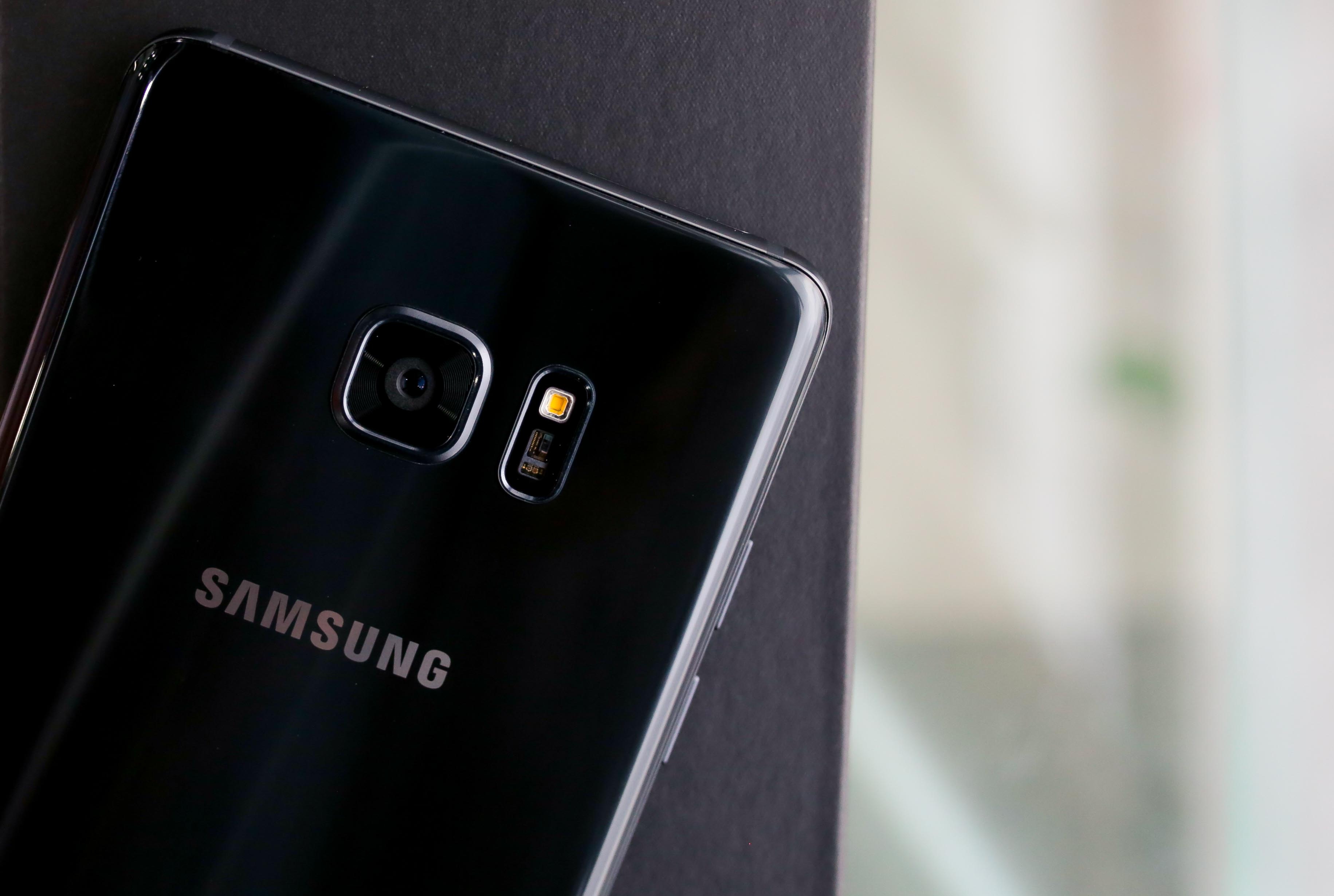 5 diem khac biet giua Galaxy Note FE va Note 7 hinh anh