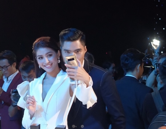 ra mat Samsung Galaxy Note 8 anh 18