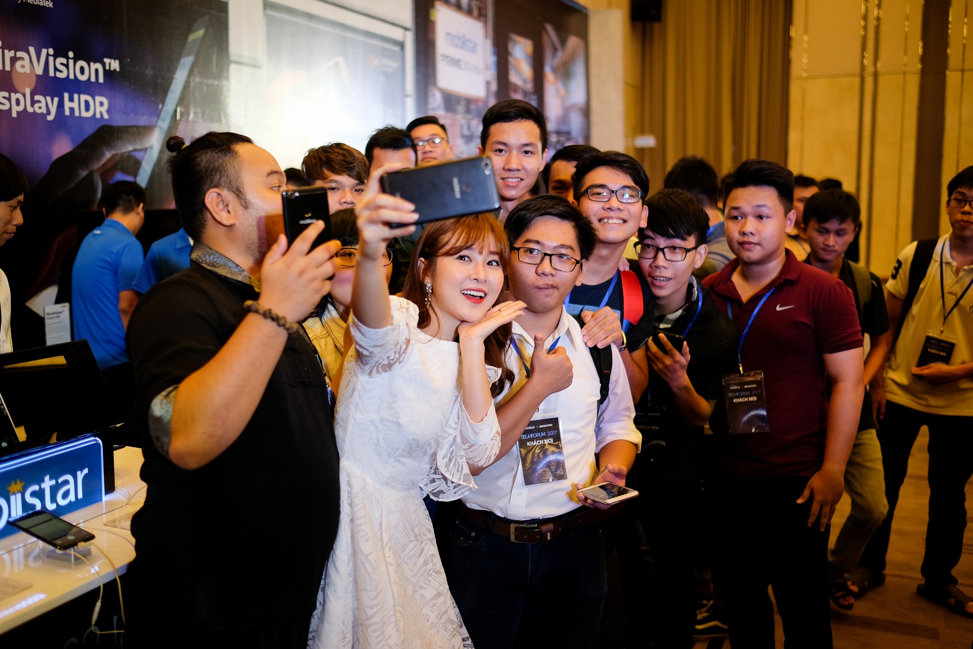 Zumbo S2 Dual camera kep anh 1