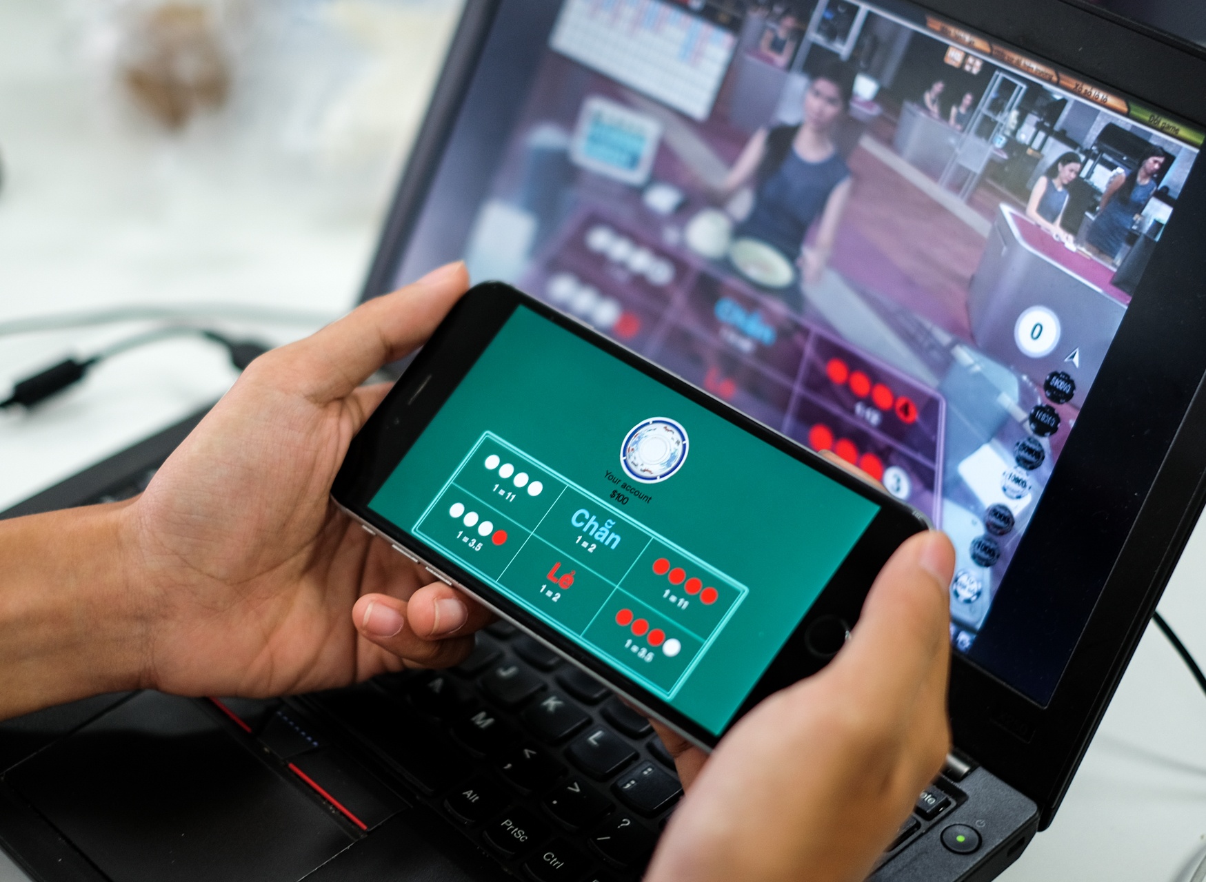 Do choi bac bip bang smartphone rao tran lan tren Facebook hinh anh