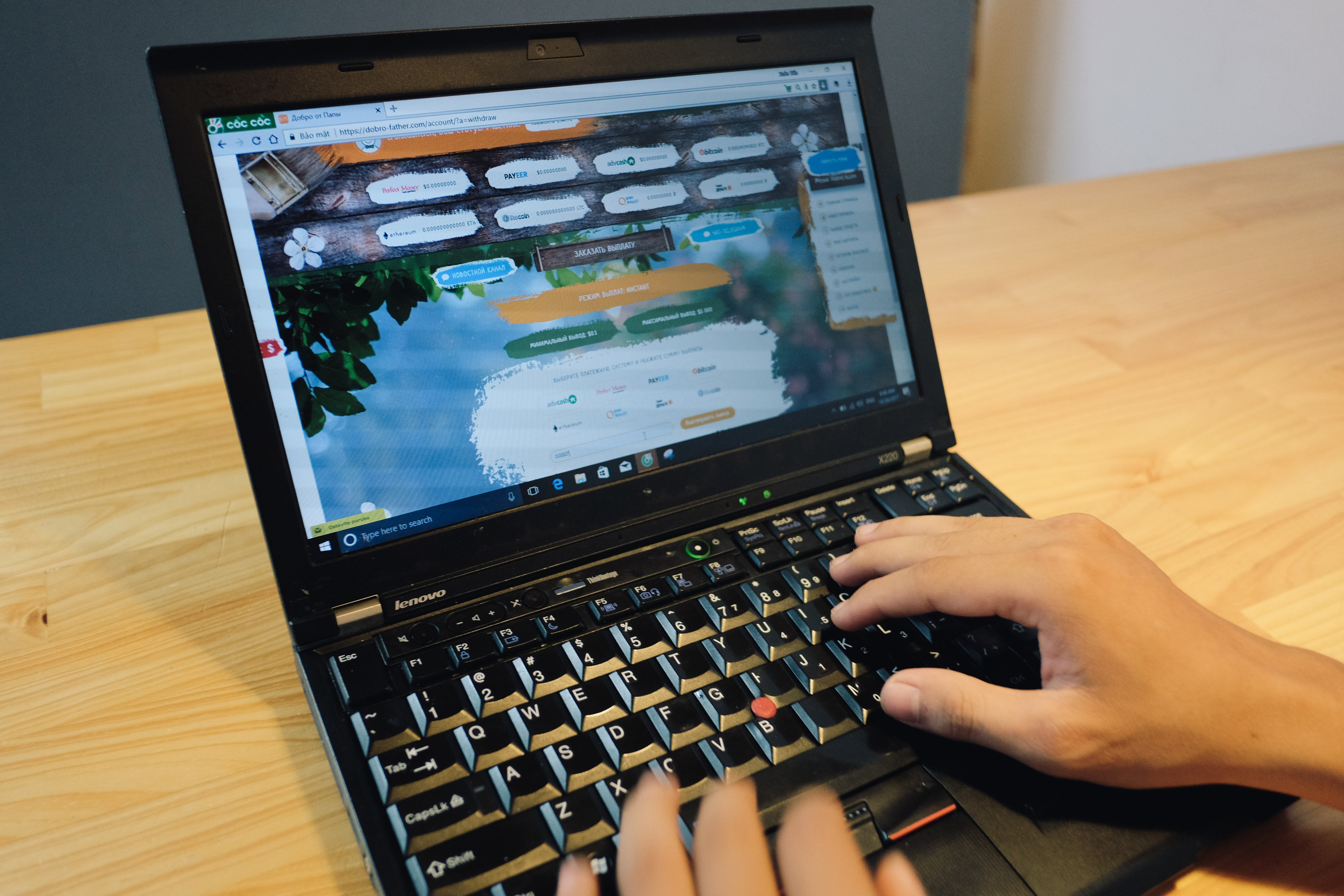 Dau tu Bitcoin uy thac: Lai suat khung, trang tay bat cu luc nao hinh anh