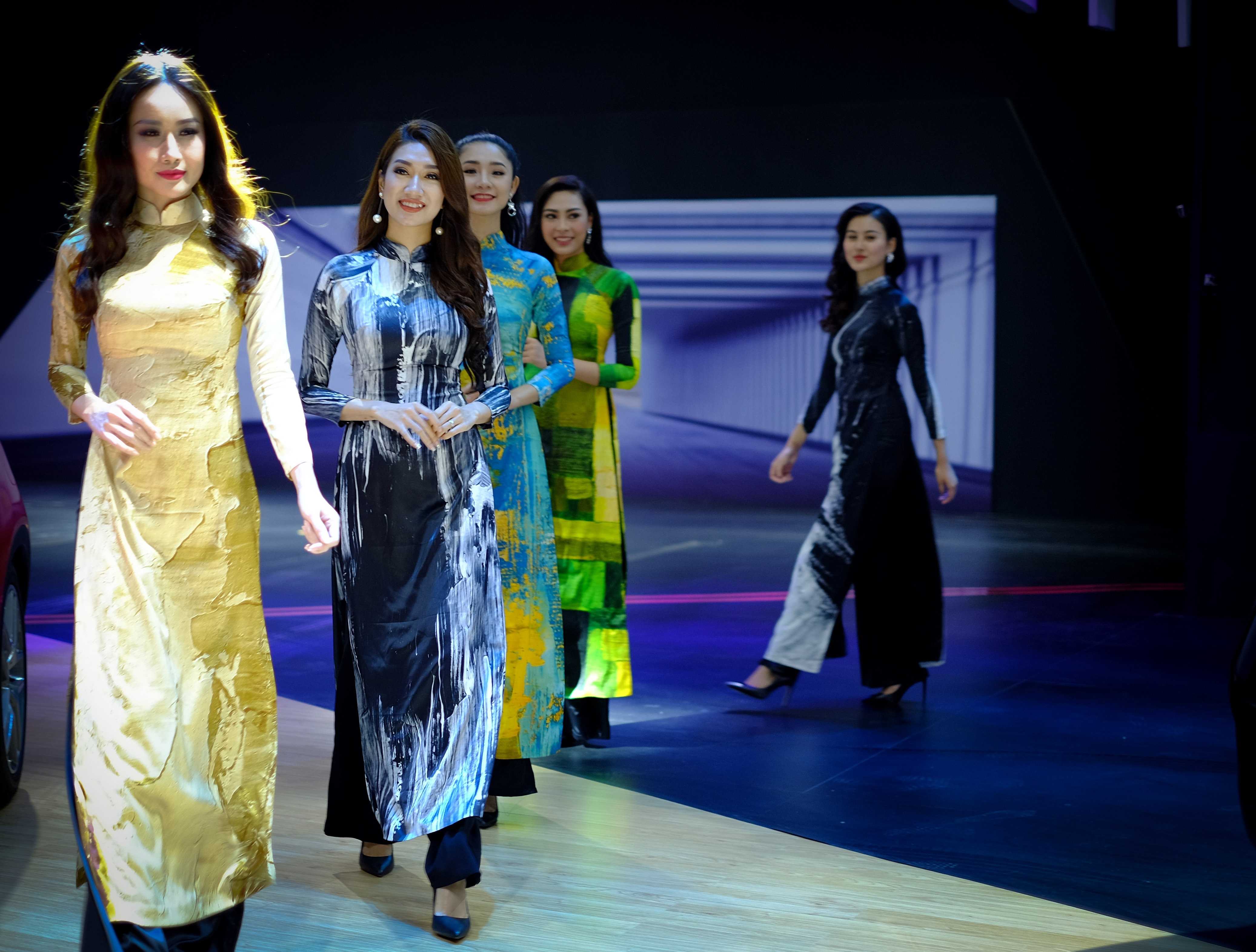 Nguoi mau tai trien lam VIMS 2017 anh 1