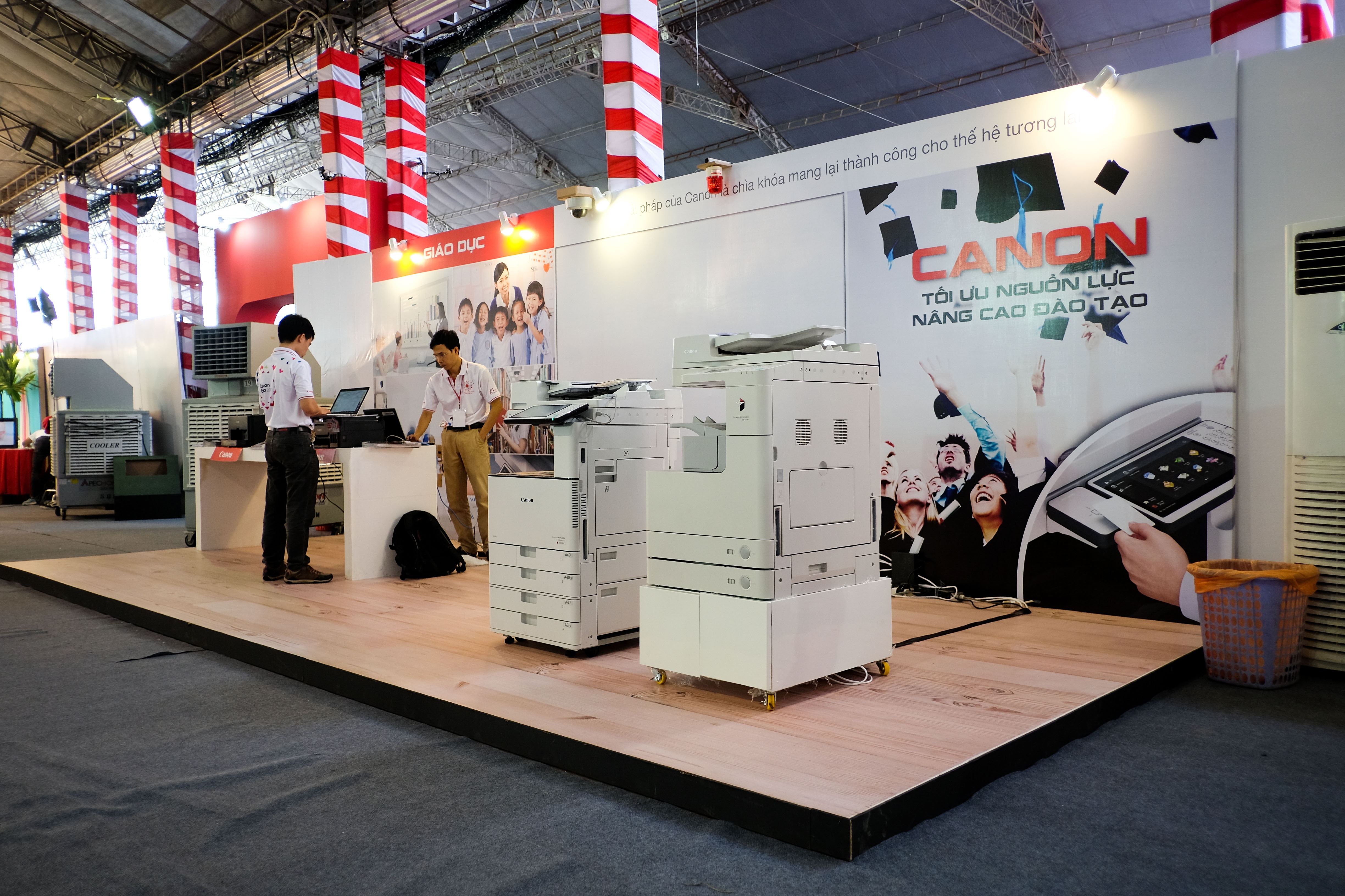 Cam bien 250 MP,  may quay ISO 4 trieu xuat hien ta anh 6