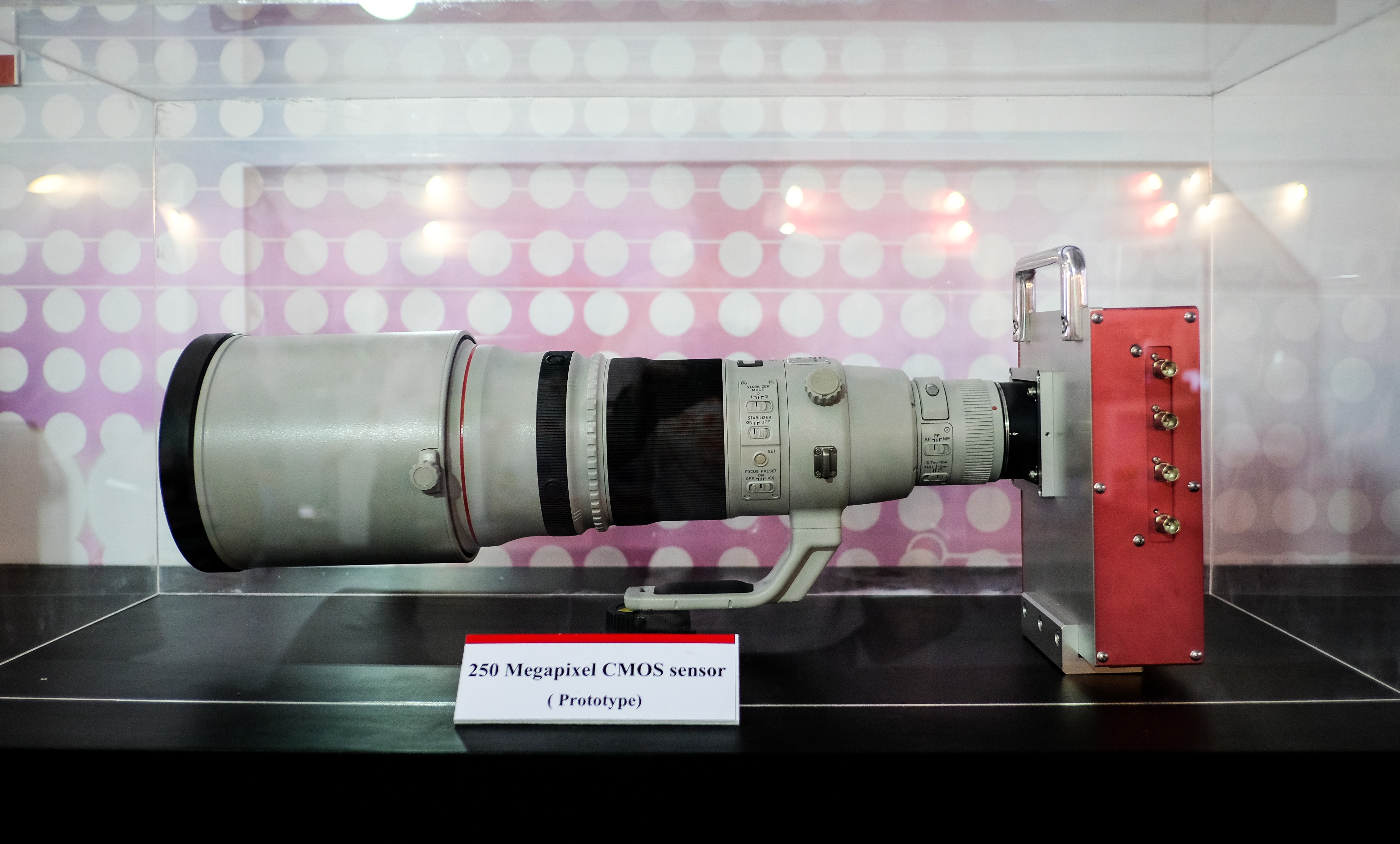 Cam bien 250 MP, may quay ISO 4 trieu xuat hien tai Canon EXPO hinh anh