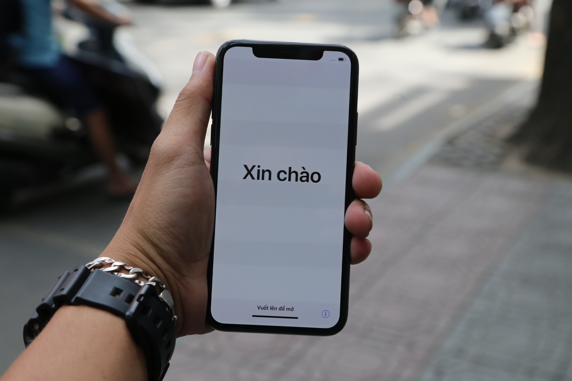 iPhone X dau tien ve Viet Nam, gia 68 trieu hinh anh