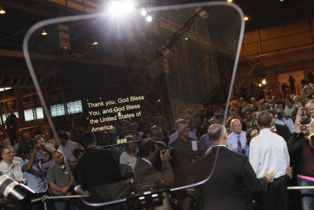 Công nghệ giúp Trump diễn thuyết lưu loát ảnh 2 Cong nghe giup Trump dien thuyet luu loat anh 2