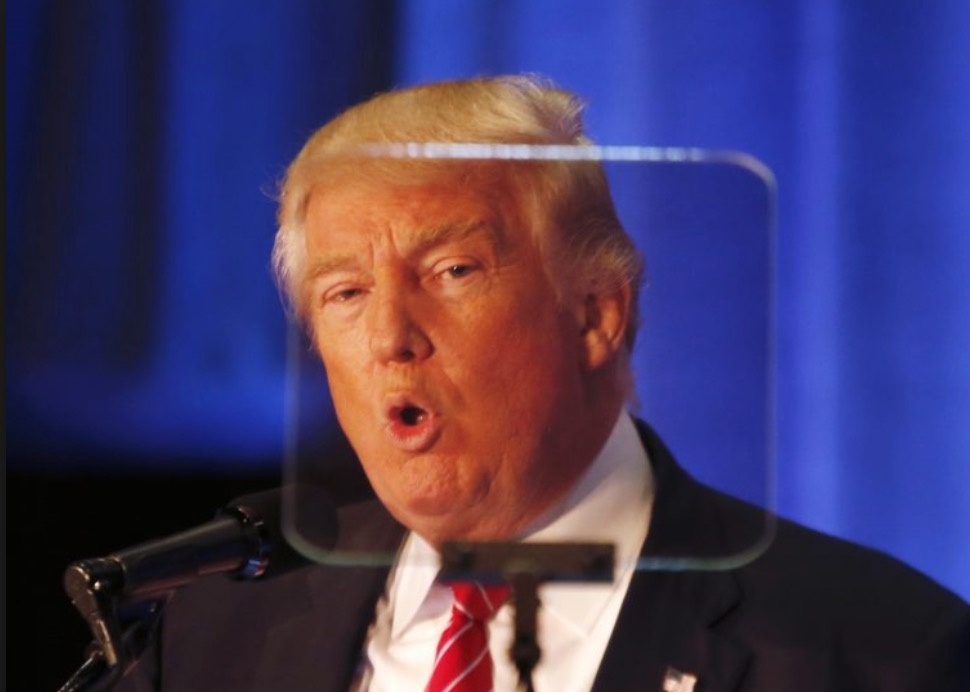 Cong nghe giup Tong thong Trump dien thuyet luu loat hinh anh