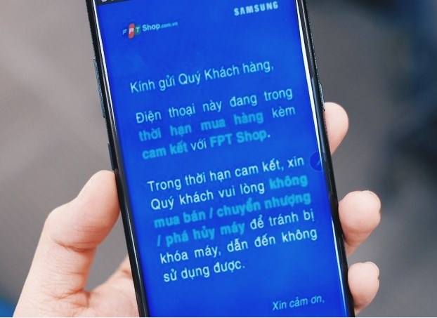 Rui ro khi mua Note 8 gia re chua het hop dong voi nha mang hinh anh