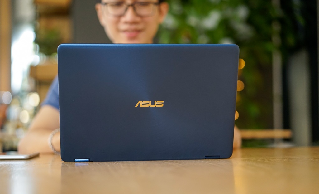 Danh gia Asus ZenBook Flip S anh 1