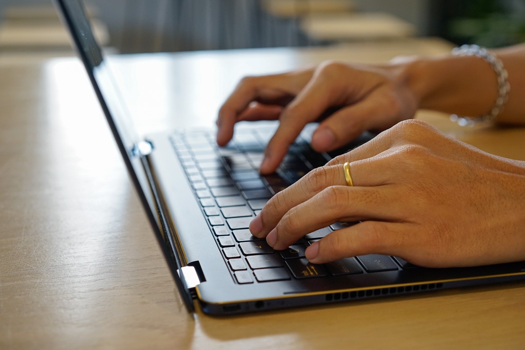 Danh gia Asus ZenBook Flip S anh 10