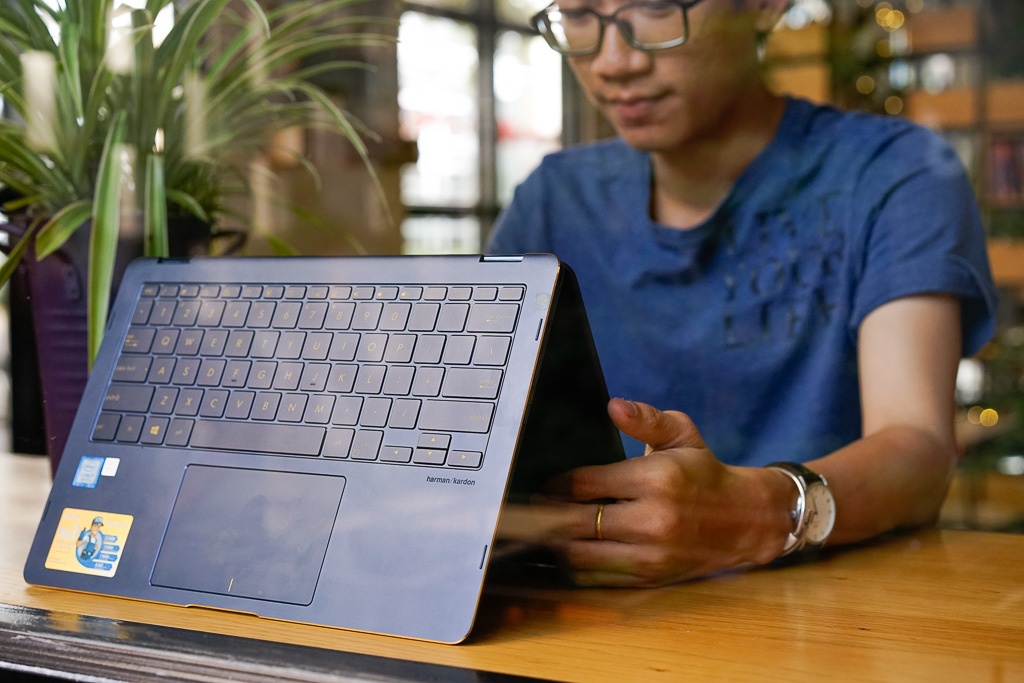 Danh gia Asus ZenBook Flip S anh 12