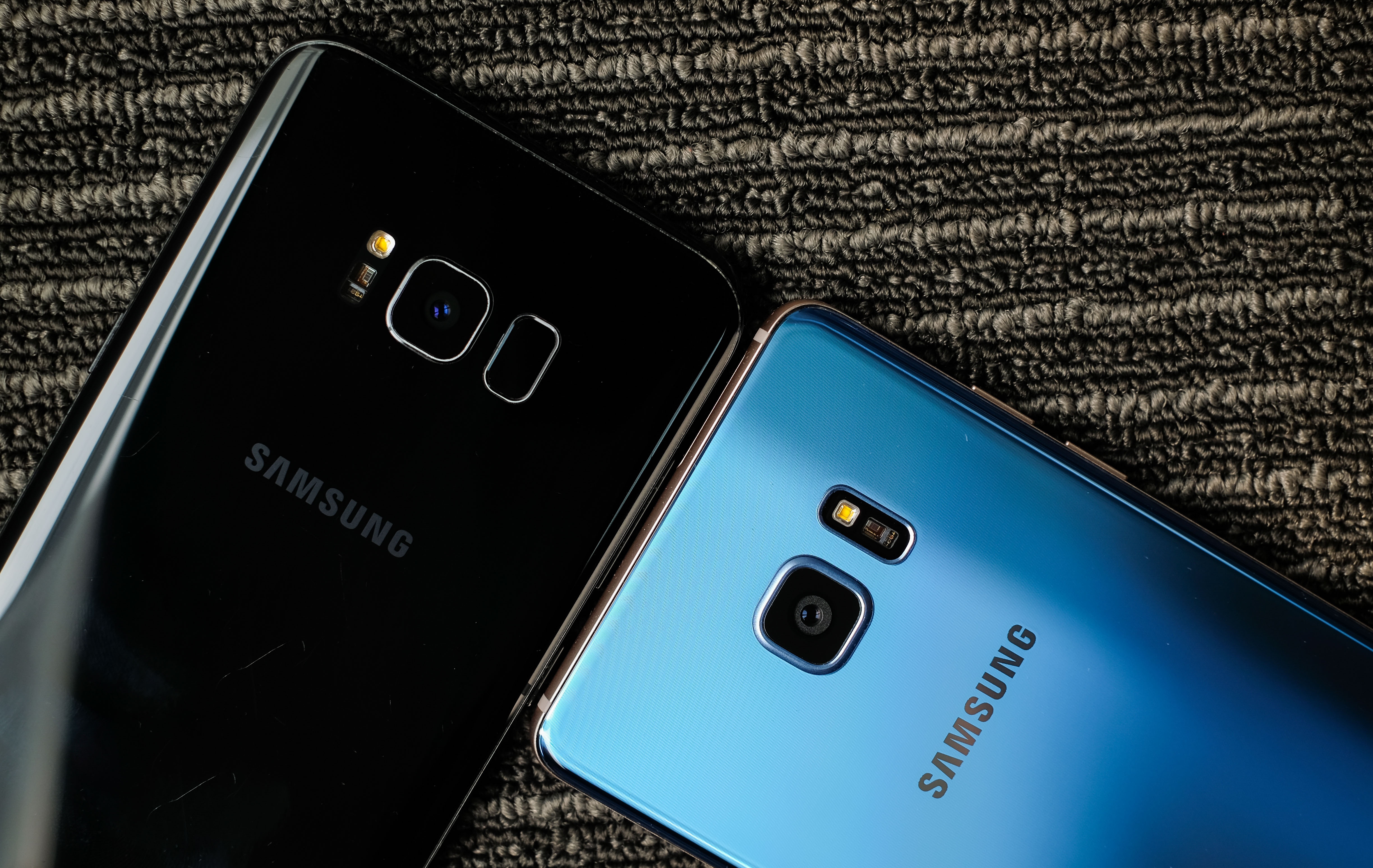 So sanh Galaxy Note FE va S8 plus anh 8