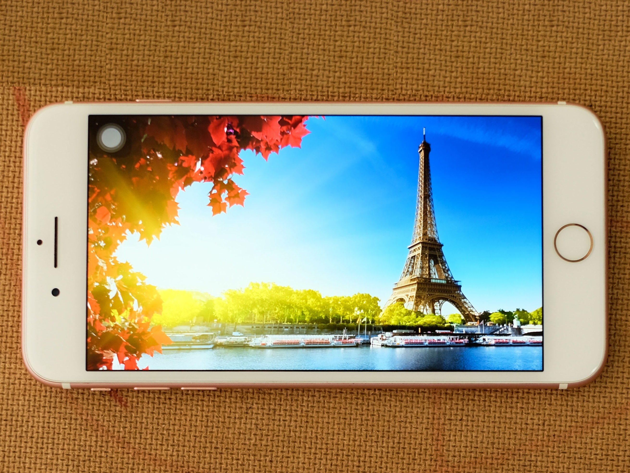 so sanh man hinh galaxy note fe va iphone 7 plus anh 16