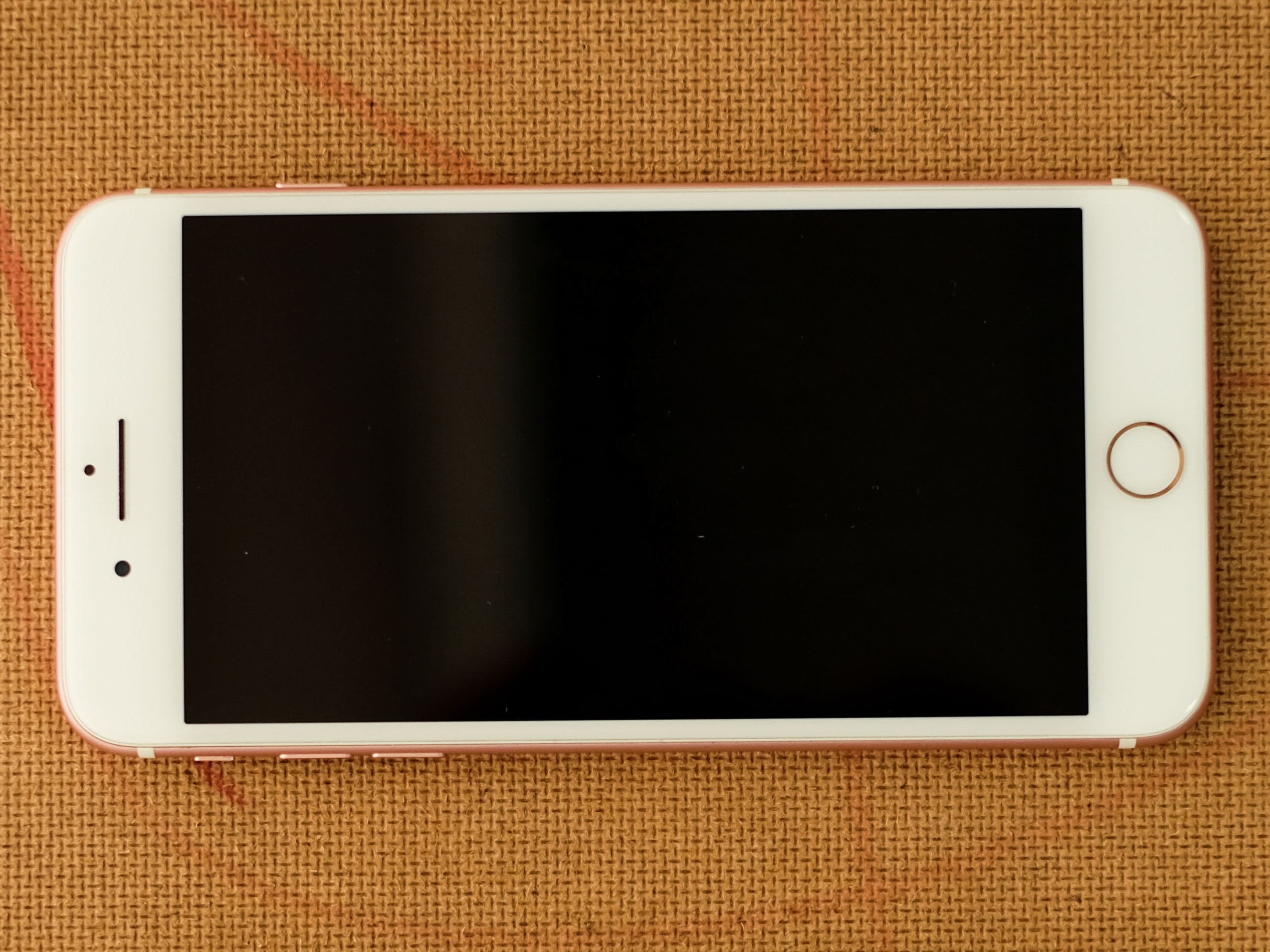 so sanh man hinh galaxy note fe va iphone 7 plus anh 1