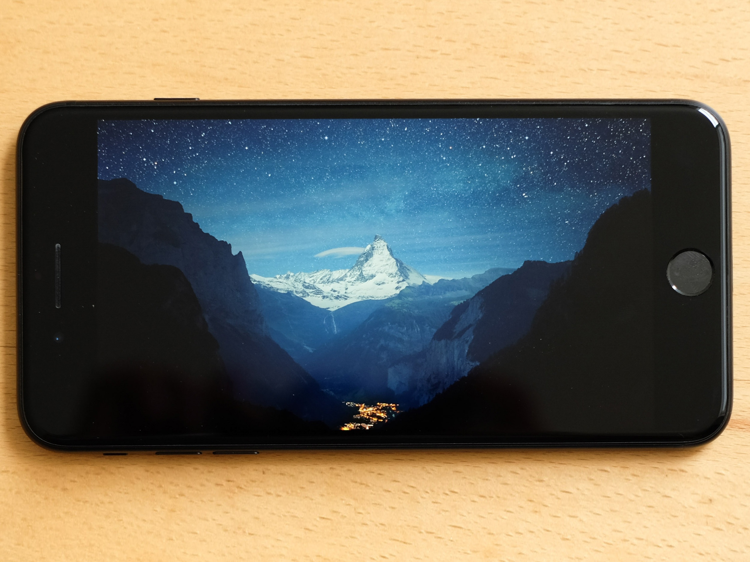 so sanh man hinh galaxy note fe va iphone 7 plus anh 14