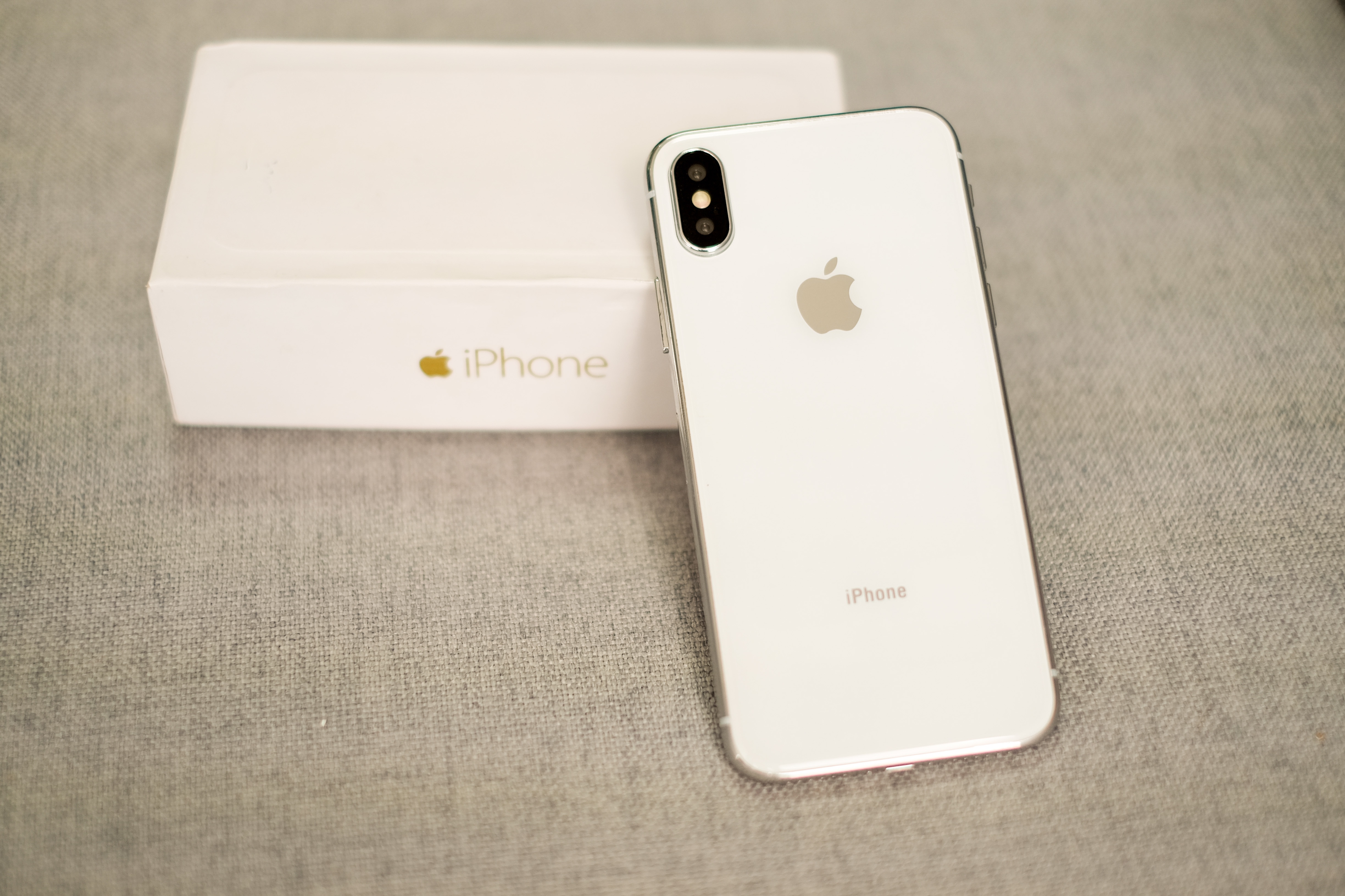 Bo 22 trieu mua iPhone X nhan duoc mo hinh tai VN anh 2