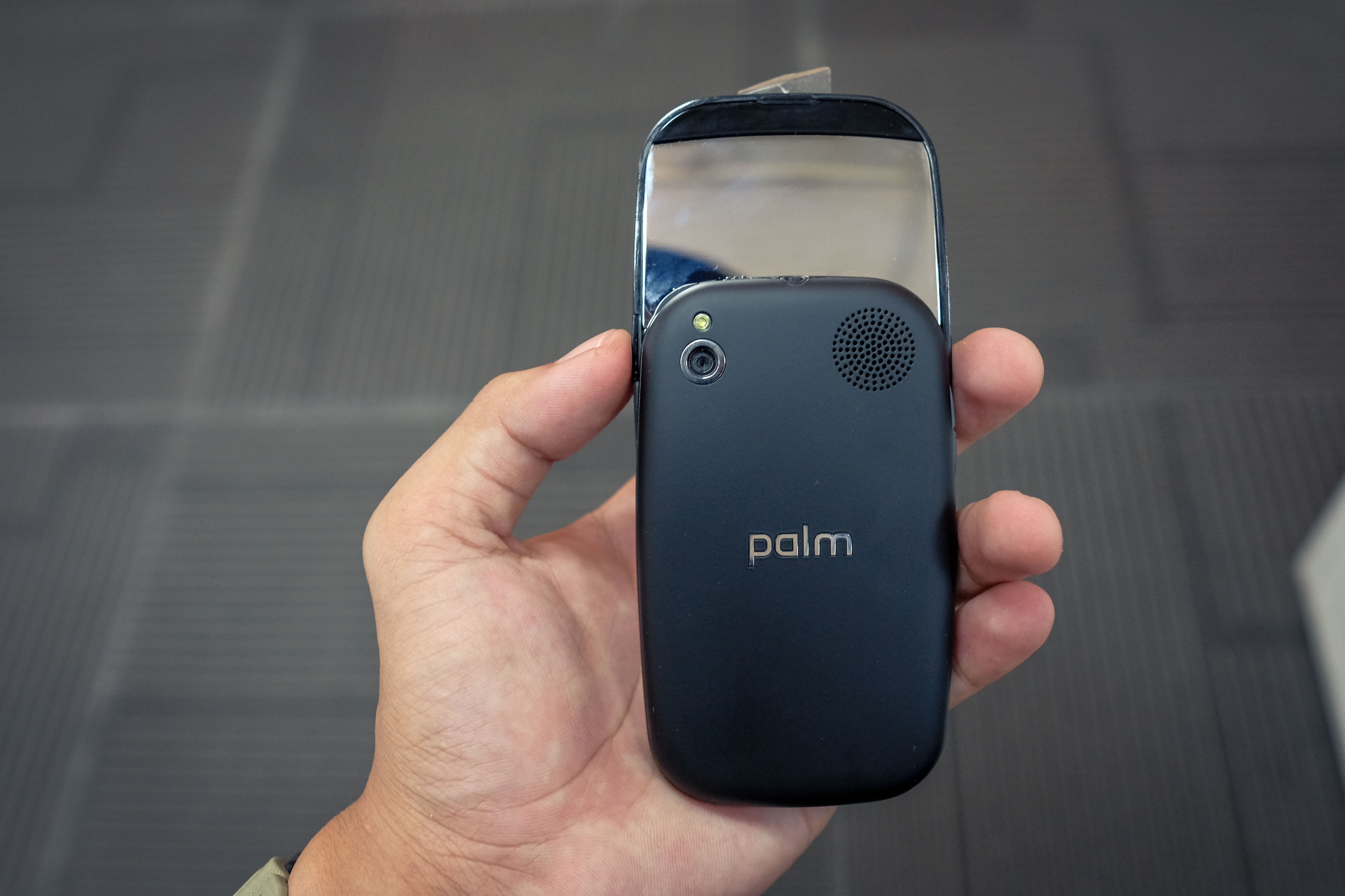 Palm Pre Plus: iPhone X cua 8 nam truoc anh 12