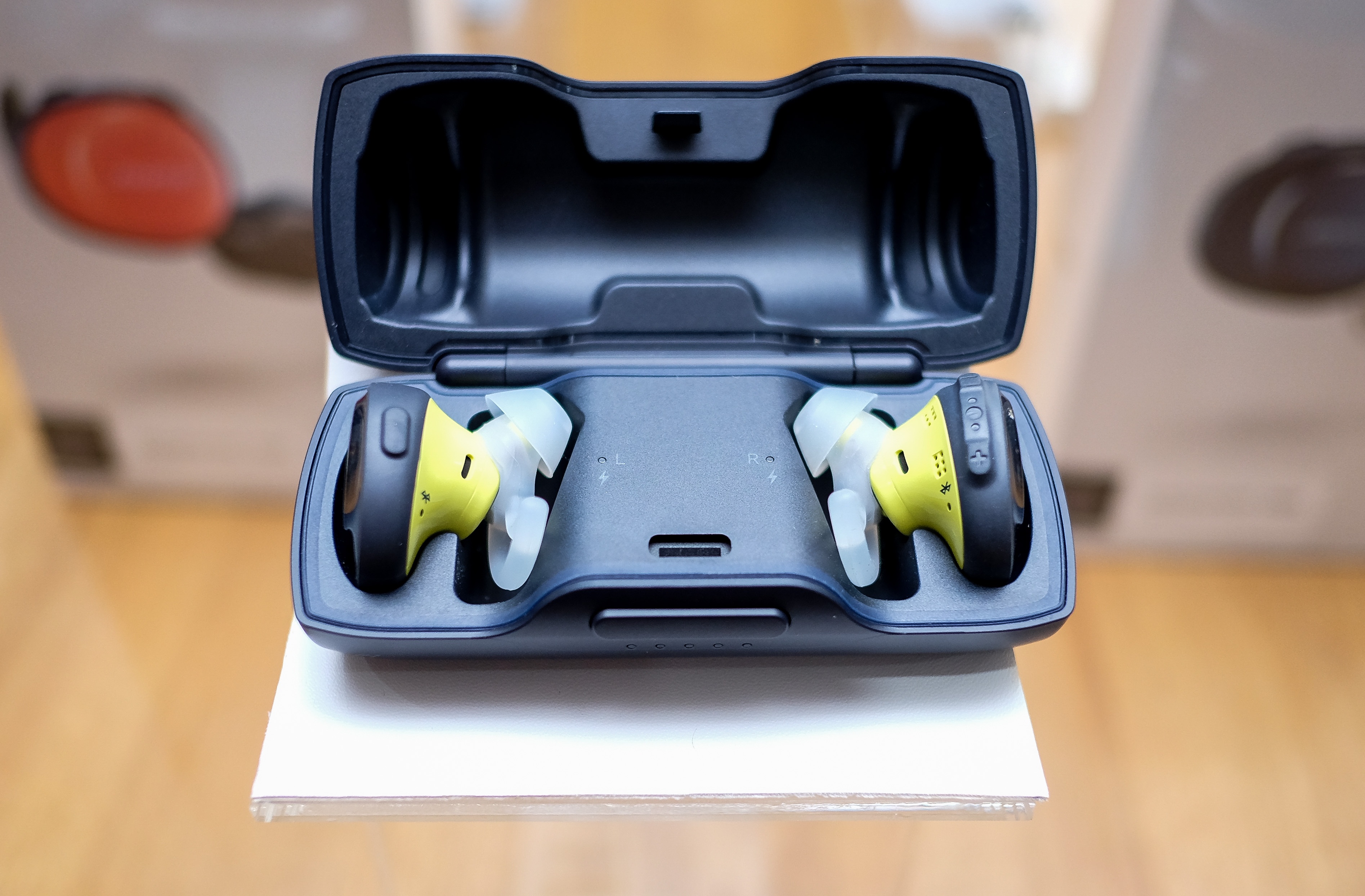 Bose ra mat tai nghe khong day SoundSport Free tai VN hinh anh