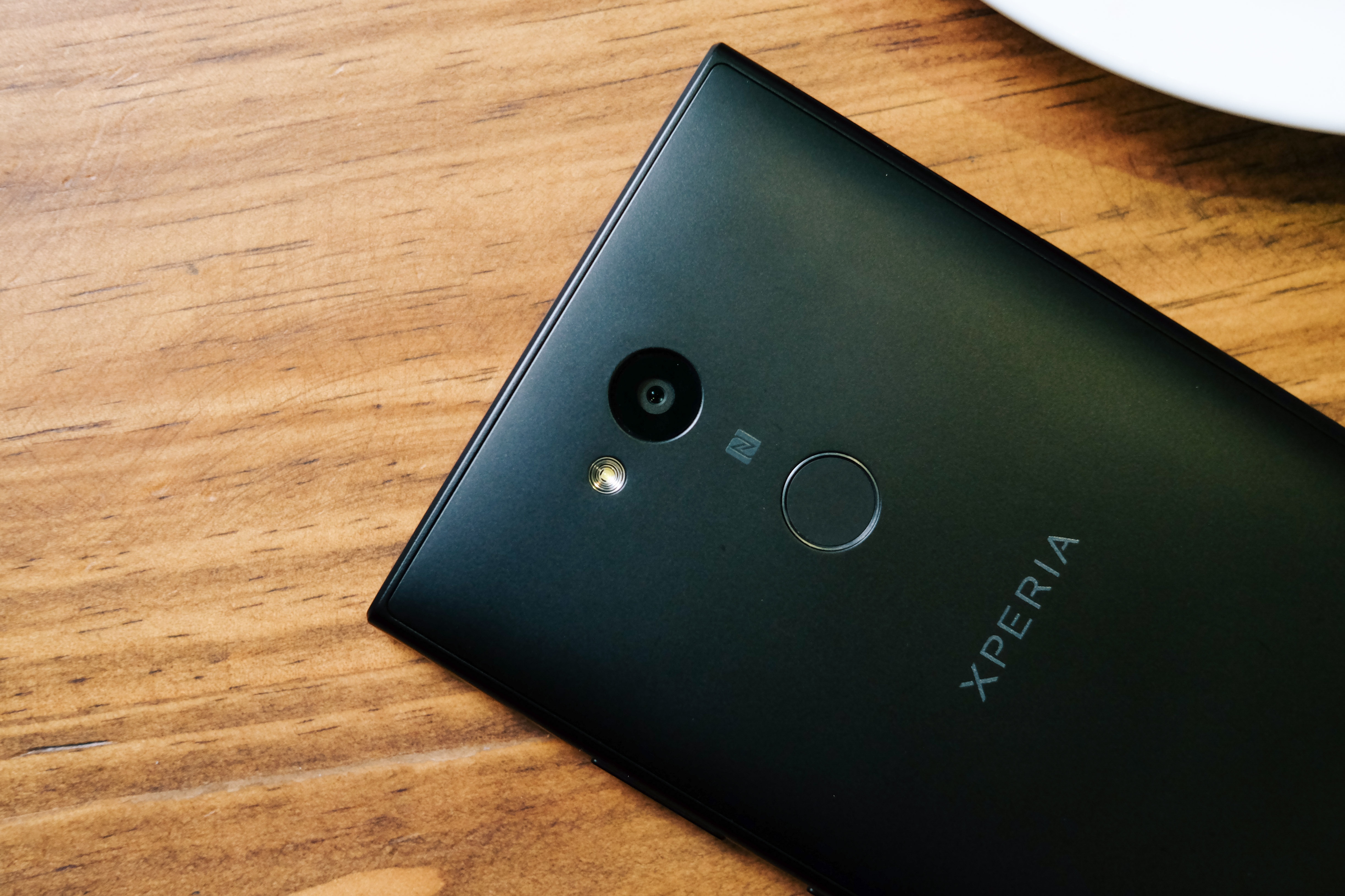 Xperia L2: Smartphone dau tien cua Sony co cam bie anh 7