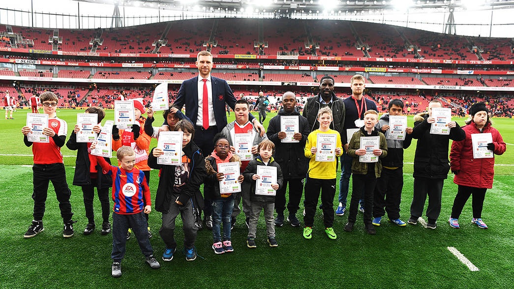 Arsenal,  Wenger,  Mertesacker,  giai nghe anh 3