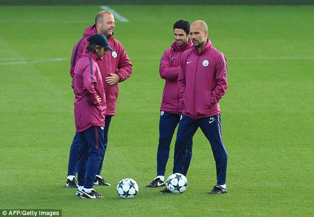 Mikel Arteta,  Arsenal,  huan luyen vien,  Ngoai hang Anh anh 2