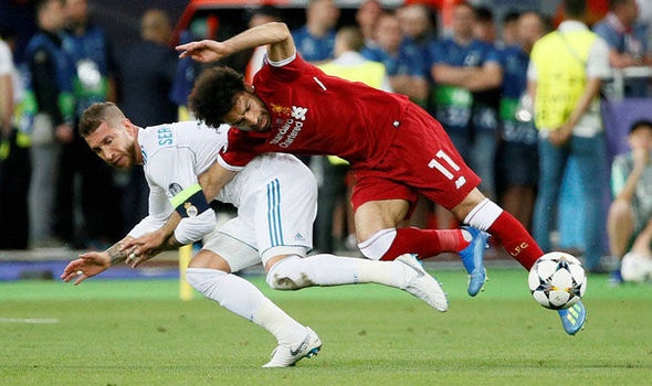 Mohamed Salah,  Sergio Ramos,  Champions League,  chan thuong,  pham loi anh 1