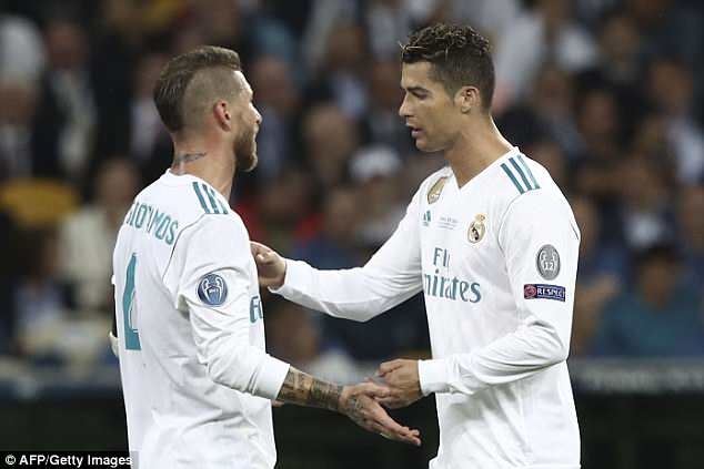 Ramos hay Ronaldo la ong vua phong thay do Real? hinh anh