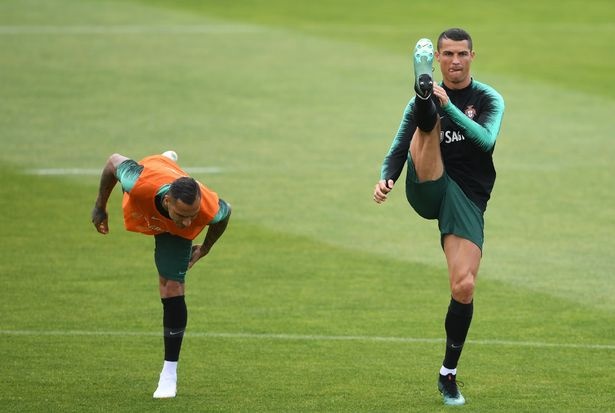 Cristiano Ronaldo, Real Madrid, tăng lương, Bồ Đào Nha, World Cup ảnh 2 Cristiano Ronaldo, Real Madrid, tang luong, Bo Dao Nha, World Cup anh 2