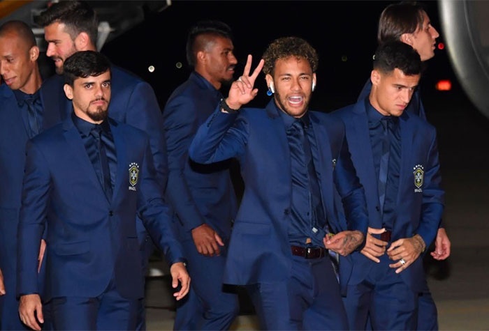 Neymar gây chú ý khi đến Nga ảnh 1 Neymar gay chu y khi den Nga anh 1